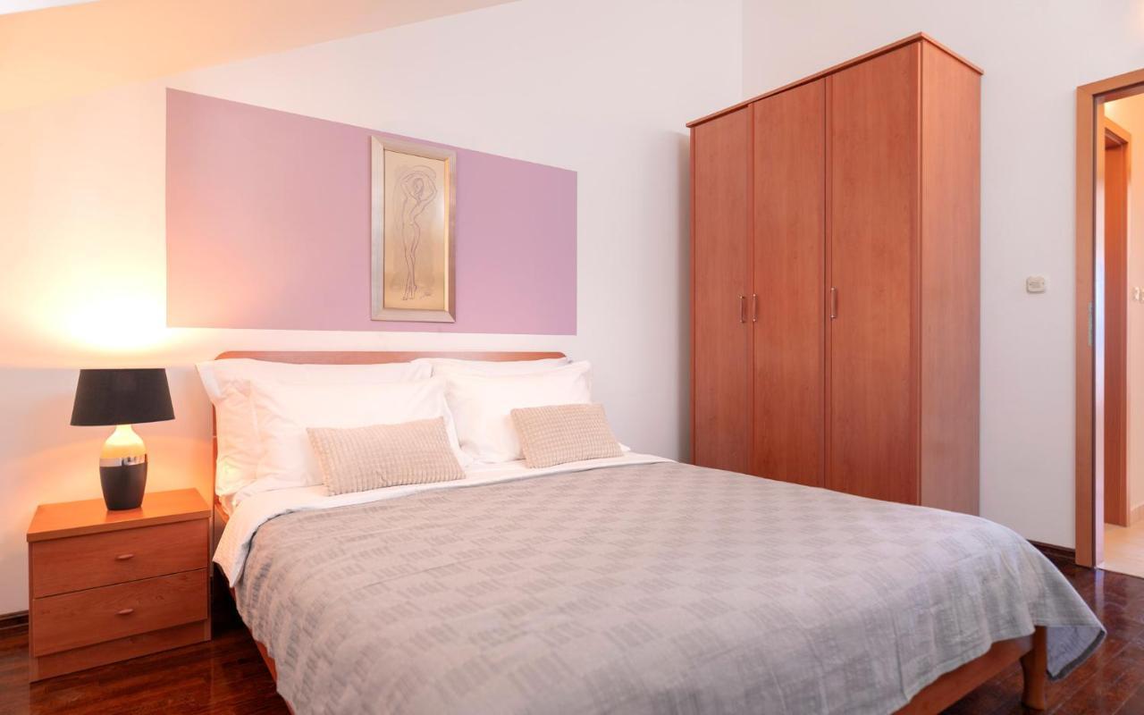 Hektorovic Poolside Apartments Bol Dış mekan fotoğraf