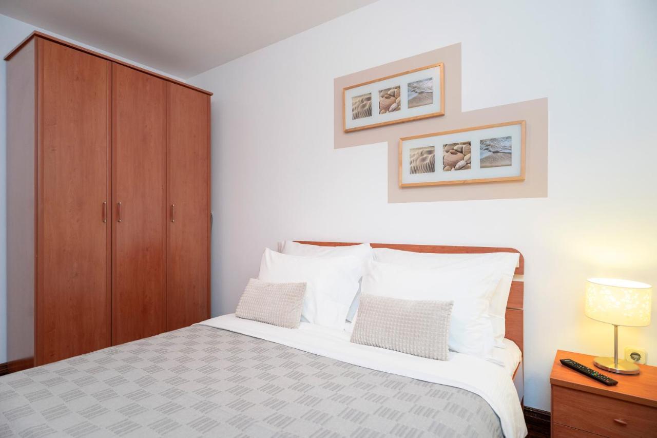 Hektorovic Poolside Apartments Bol Dış mekan fotoğraf
