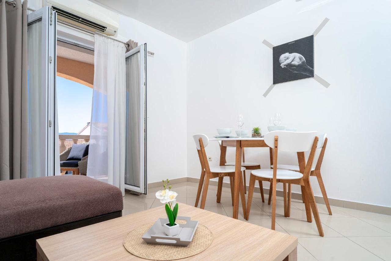 Hektorovic Poolside Apartments Bol Dış mekan fotoğraf